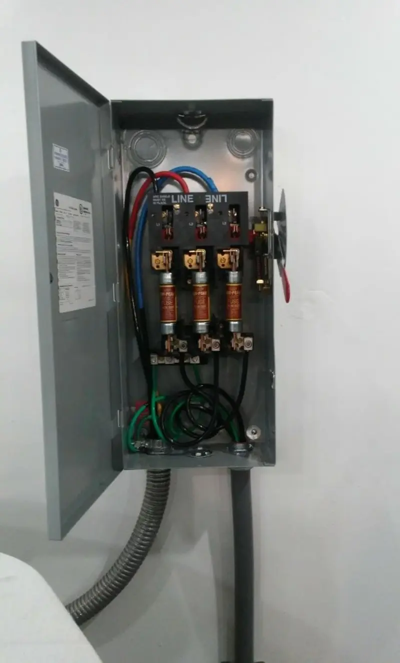 Three-phase disconnect switch installed for Electrical Wiring & Rewiring in Columbia
